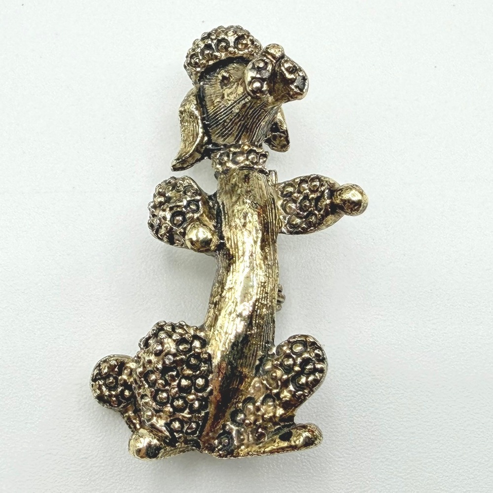 Gerrys Poodle Brooch Pin Women Gold Tone Excellent Vintage Textured Animal Dog